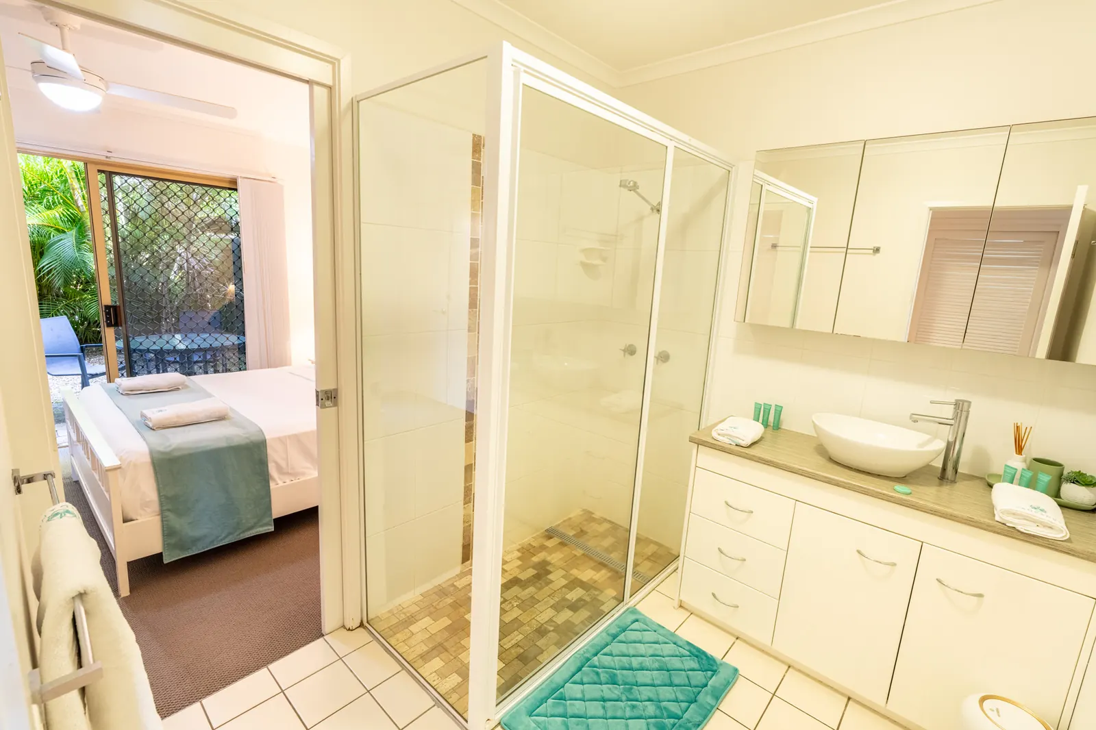 The bathroom inside a Deluxe Ocean villa at Pandanus Palms Resort